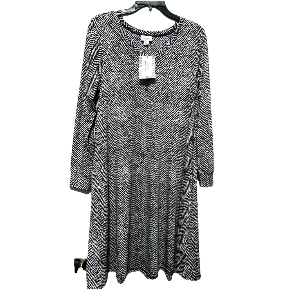NWT Lularoe Emily Small Swing Dress Black White Chevron Long Sleeve Pockets